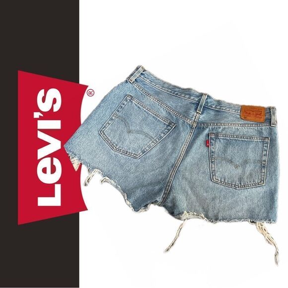 Levi’s 501 Women’s Distressed‎ Embellished Jean Shorts - size 32 - Picture 2 of 3